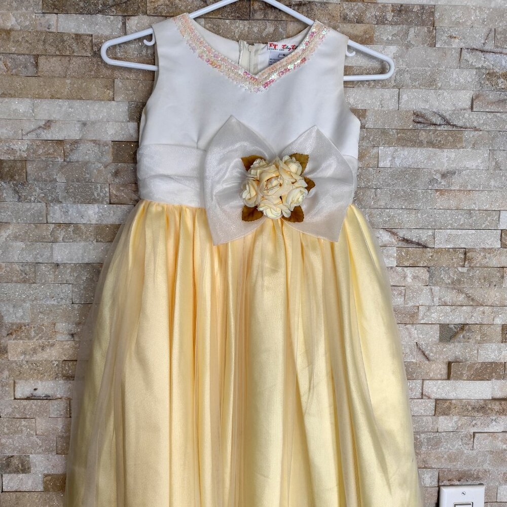 Flower girl/First Communion dress, size 5 - Picture 3 of 5